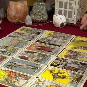 Imagen de portada para Curso online 🔮 Curso Tarot Valencia: Aprende a Leer el Futuro con Expertos 🔮