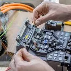 Imagem de capa para o Ebook Fibra na Prática - Rede FTTH