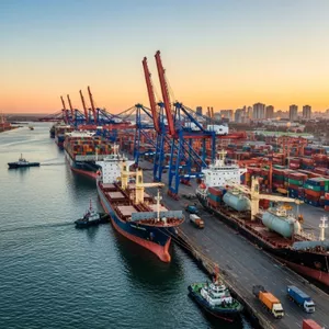 Imagem de capa para o Ebook Guia Essencial do Agente Marítimo: Inicie sua Carreira com Confiança