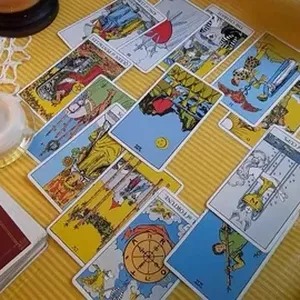 Imagen de portada para Curso online 🔮 Vidente Bueno Luna Vila-Nova: Descubre Tu Futuro en el Tarot 🌙
