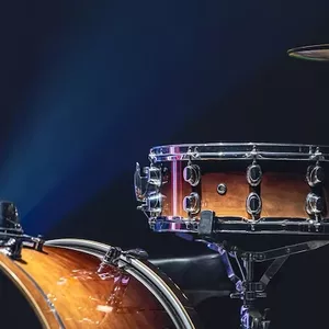 Imagen de portada para Curso online Como aprender a tocar la batería desde cero