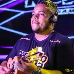 Imagem de capa para o Curso online Acompanhamento Vip | Cavaquinho com Lessa!