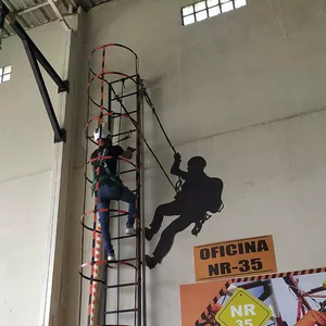 Imagem de capa para o Curso online NR 35 - TRABALHO EM ALTURA - TREINAMENTO TEÓRICO 