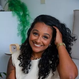 Imagem de capa para o Curso online Redescobrindo Sua Essência: Um Mês de Transformação