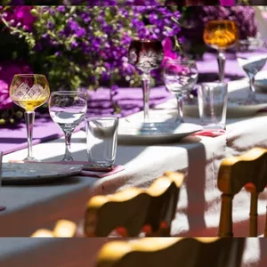 Imagem de capa para o Ebook Kit completo sentadas à Mesa 