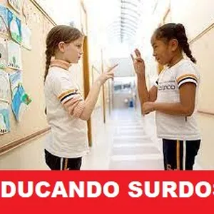 Imagem de capa para o Curso online Educando Surdos