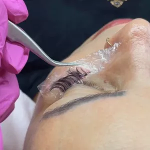 Imagem de capa para o Curso online Remoção de cílios com segurança 