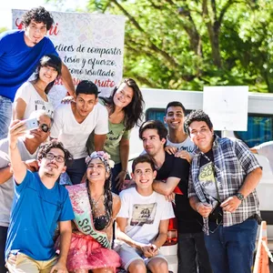 Imagem do curso Guia para Pais: Intercâmbio Cultural Seguro para Jovens