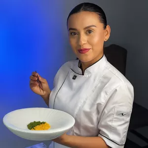 Cover image for Online course Domina el Emplatado: De la Cocina al Arte Gastronómico