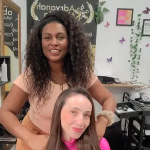 Imagem do curso Faturando com Mega Hair de Fibra