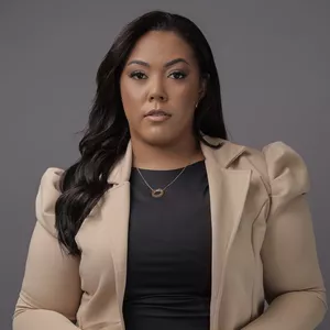 Imagem de capa para o Curso online Alisamento Milionário- Nanda Gusmão