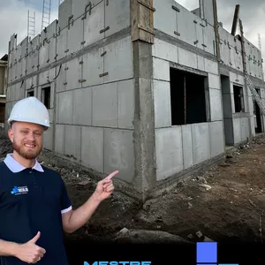 Imagem de capa para o Curso online Mestre Blocok Paredes Prontas