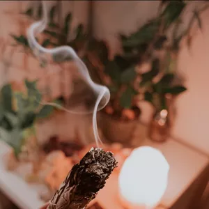 Imagem de capa para o Ebook Rituais e Práticas para Elevar Sua Energia e Prosperidade