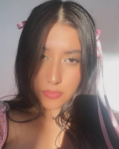 Julia, 24 años
