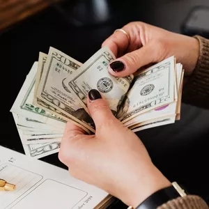 Imagen de portada para Curso online Money money the sofy way