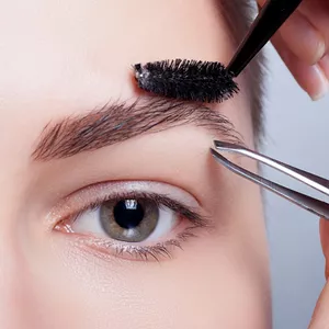 Curso personalizado de designer e coloração de sobrancelhas