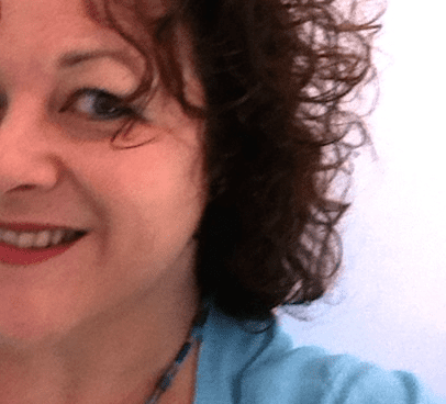 PRESENTER - Paula Roe