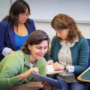 Imagem de capa para o Curso online Gestão da Educação de Jovens e Adultos