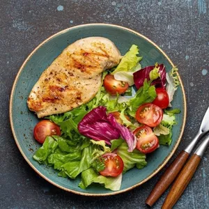 Imagem de capa para o Ebook  Transforme Sua Alimentação: 25 Receitas Leves e Nutritivas