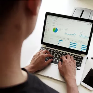 Imagem de capa para o Ebook Planilha Mensal: Controle Financeiro Simplificado