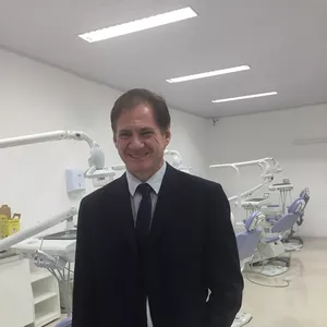 Imagem de capa para o Curso online Curso Clínico Alinhadores Ortodonticos: Biomecânica e Gerenciamento Clínico