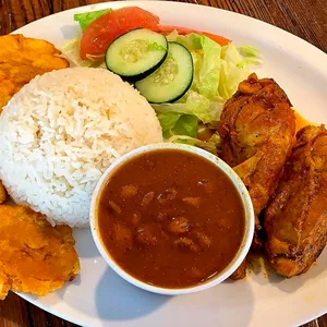 Cover image for Ebook Sabores de la República Dominicana: Tradiciones en cada plato 