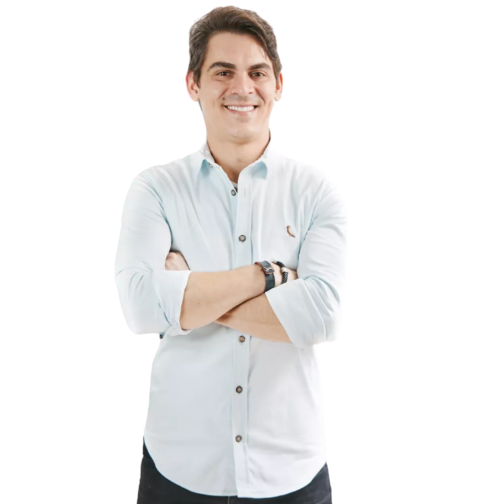 dr cello menezes de braços cruzados