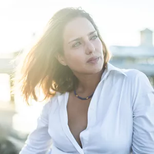 Imagem de capa para o Curso online Atuação para Câmera em Novas Mídias - Joana Limaverde -ENA