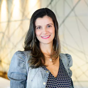 Imagem de capa para o Curso online HORA DA CLAREZA, por Lílian Maia