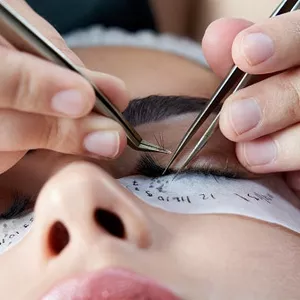 Curso completo de extensão de cílios fio a fio