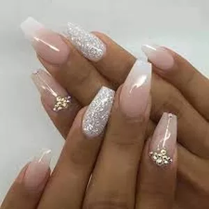 Imagen de portada para Curso online Uñas glamurosas