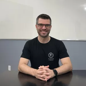 Imagem de capa para o Curso online Curso Custom de Física para ENEM/Vestibulares - Prof. Dr. Frezza