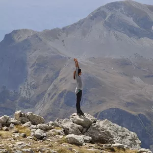 Imagen de portada para Curso online Aprender a ser mas feliz - Reflexiones y visualizaciones creativas 