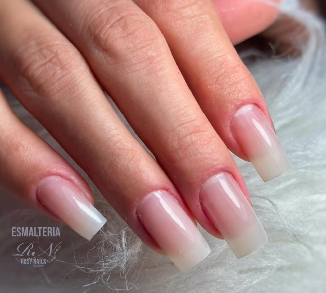 Imagem do curso Primeiros Passos como Nail Designer Profissional 