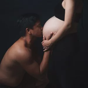Imagen de portada para Curso online Entendiendo el proceso: Embarazo y posparto para parejas