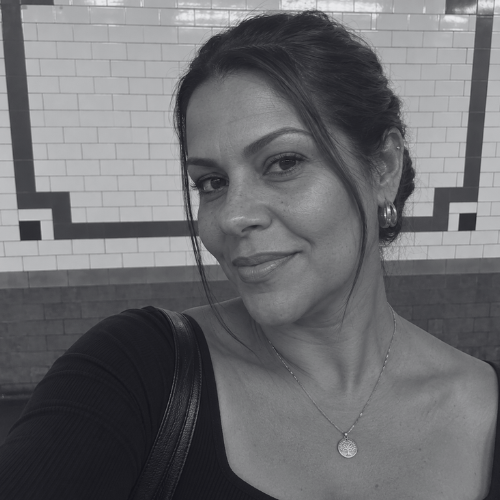 Andrea Flores
