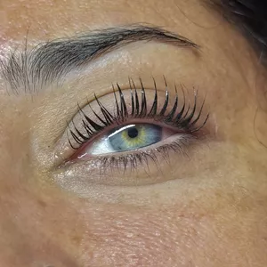 Imagen de portada para Ebook Domina la Técnica Coreana de Pestañas Desde Cero