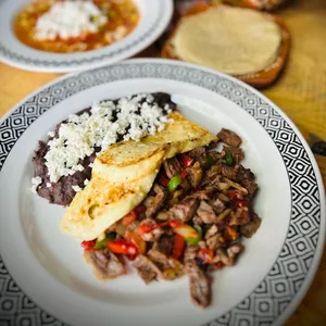 Imagen de portada para Ebook El Gran Libro de la Cocina Latinoamericana: Tradición y Sabor