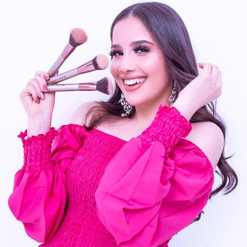 Imagem de CURSO AUTOMAQUIAGEM Por: Núria Marques criado por AMA na hotmart