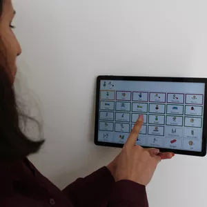 Imagem de capa para o Curso online E agora... como introduzir a CAA?