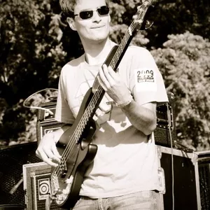 Imagem de capa para o Curso online Worship Bass 3x