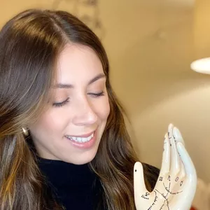 Imagem de capa para o Curso online Curso de Quiromancia da Chay