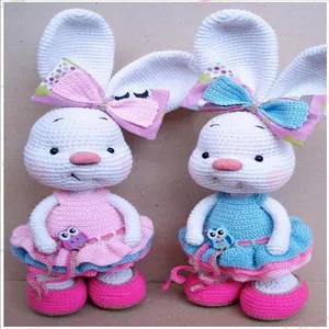 Imagem de capa para o Ebook Receita em PDF - Bonecas Coelhas de Vestido Crochê Amigurumi