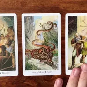 Imagen de portada para Curso online Lecturas De Runas: Descubre el Destino a través del Tarot Rúnico