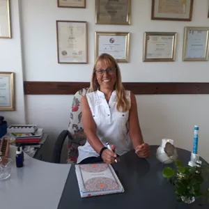 Imagen de portada para Curso online Curso completo Flores de Bach y su filosofía | Dra. Laura Pesce