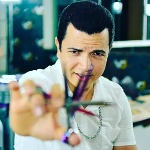 Imagem de capa para o Curso online Corte em cabelo seco em 10min.