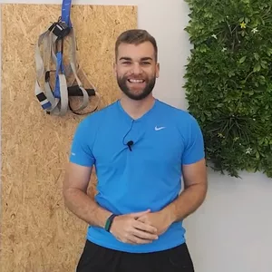 Imagen de portada para Curso online Entrena fuerza en casa sin material