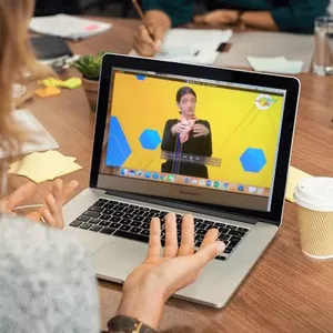 Imagem de capa para o Curso online APRENDA LIBRAS DO BÁSICO AO AVANÇADO RÁPIDO E FÁCIL