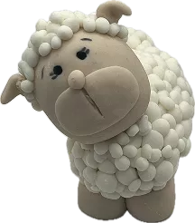 Aprenda a modelar essa ovelha com o rosto levemente inclinado no Curso Meu Primeiro Zoológico - Modele 25 Animais em Pasta Americana