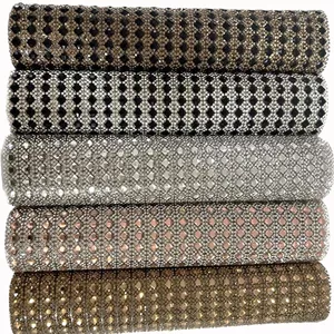 Imagem de capa para o Curso online Personalizando com Manta Pedrarias e Strass 